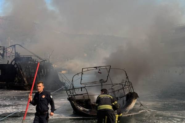 Fethiye Tekne Yangınına Büyükşehir’den Anında Müdahale