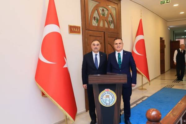 Azerbaycan Ankara Büyükelçisi Vali Akbıyık’ı Ziyaret Etti
