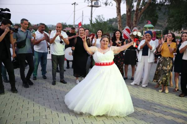Başkan Aras Nilay’ın Sevincine Ortak Oldu