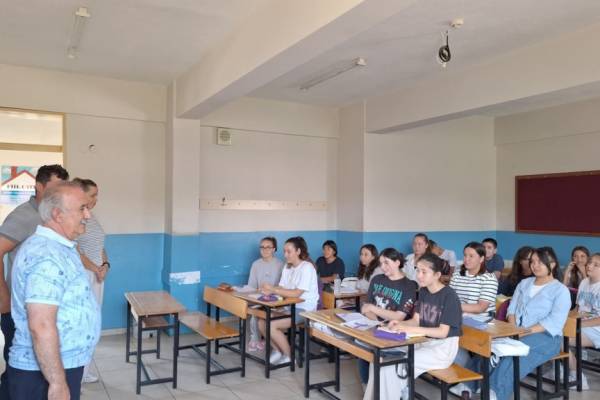 Müdür Şumur Kursları Ziyaret Etti