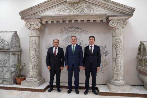 Vali Akbıyık’tan Başkan Akdenizli’ye Ziyaret