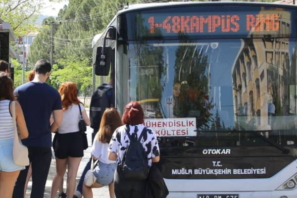 Büyükşehir’den Ulaşımda Öğrenciye Tam Destek