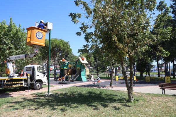Büyükşehir’den Parklara Kameralı Güvenlik Ve Ücretsiz Wi-Fi
